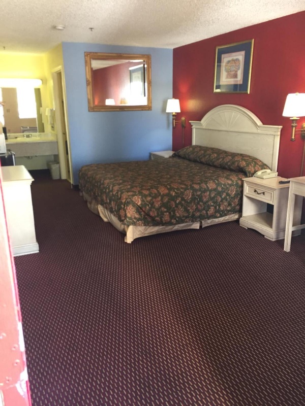 Relax Inn image 10