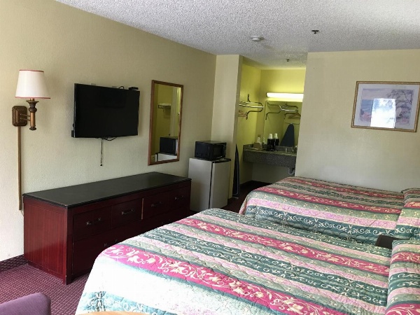 Relax Inn image 16