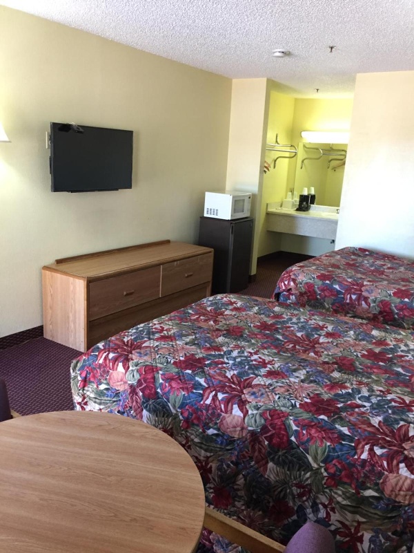 Relax Inn image 18