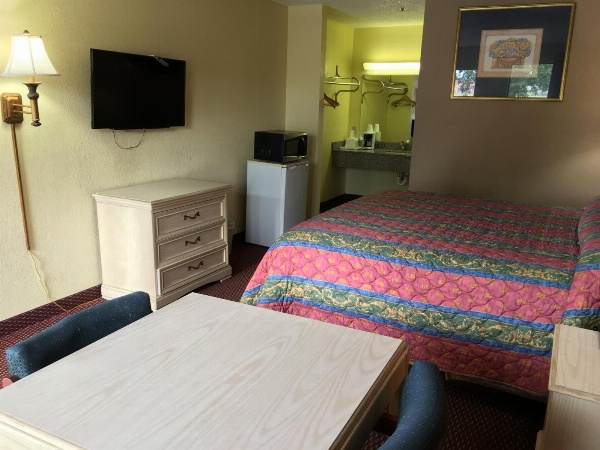 Relax Inn image 5