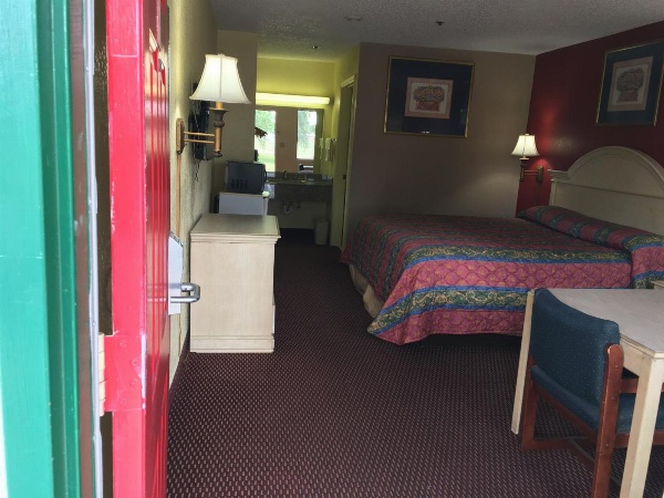 Relax Inn image 7
